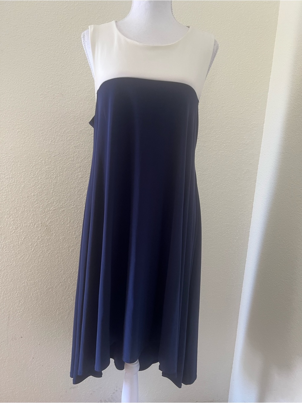 Tiana B. Navy and White Sleeveless Colorblock Midi Dress
